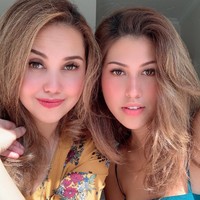 Banyak netizen yang memuji penampilan Sabrina Eben cantik seperti ibundanya. “Adek kakak ini... cantik semuanya,” komentar salah seorang netizen dengan akun @oh_*******. Foto: Instagram @sabrinaeben