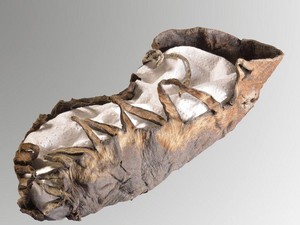 Sepatu Anak Berumur 2000 Tahun