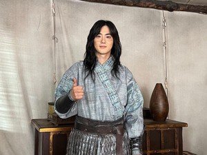 Suho EXO Jadi Cameo Arthdal Chronicles 2, Manglingi dengan Rambut Gondrong