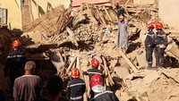 Saat ini korban tewas akibat gempa bumi bertambah menjadi 2.122 orang dengan ribuan orang lainnya luka-luka. Reuters/Nacho Doce.