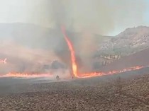 Penampakan Tornado Api di Kebakaran Bromo