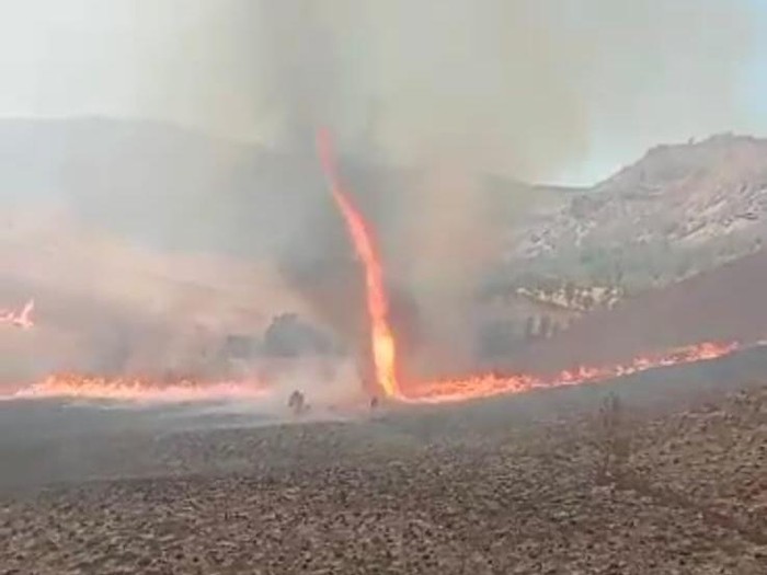 Tornado api Bromo