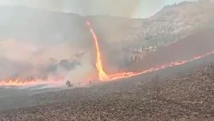 Tornado api Bromo
