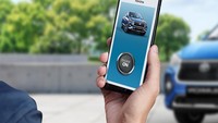 Dilengkapi dengan Toyota i-Connect, yang menawarkan kendali jarak jauh untuk pengaturan suhu kabin, mengunci/membuka kunci, lampu hazard, dan banyak lagi fitur konektivitas lainnya. Foto: Dok. Toyota Bharat