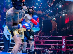 Uus terlihat kalem pada ronde awal adu jotos. Uus tak banyak melayangkan jotos pada ronde pertama tersebut. Ia lebih banyak menunggu dan memilih menghindari pukulan dari Jerinx.