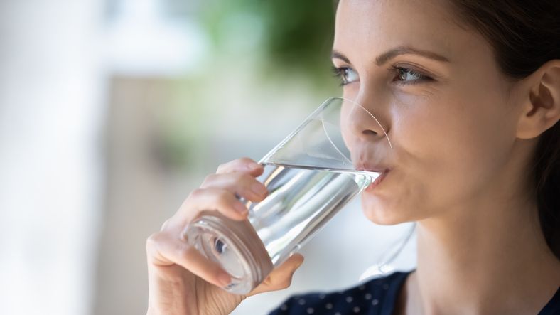 Apa Benar Water Fasting Efektif Turunkan Berat Badan? Ini Penjelasannya