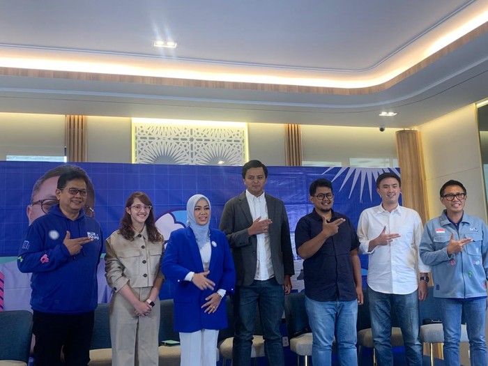 Tiga mantan anggota DPRD DKI Jakarta Fraksi PSI resmi bergabung dengan PAN. Ketiganya yakni Wicitra Sastroamidjojo, Idris Ahmad dan Jovin Kurniawan.