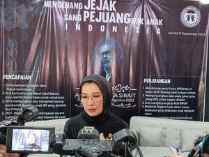 Arzeti Bilbina Menangis Kenang dan Mau Lanjutkan Perjuangan Arist Merdeka Sirait