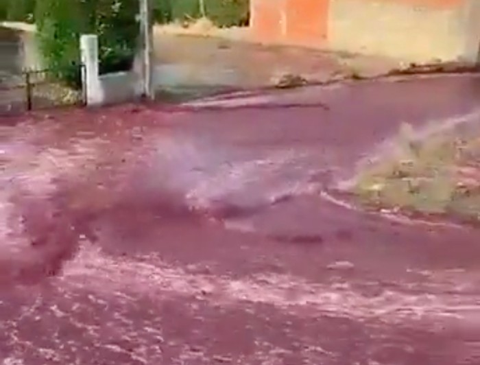Banjir wine
