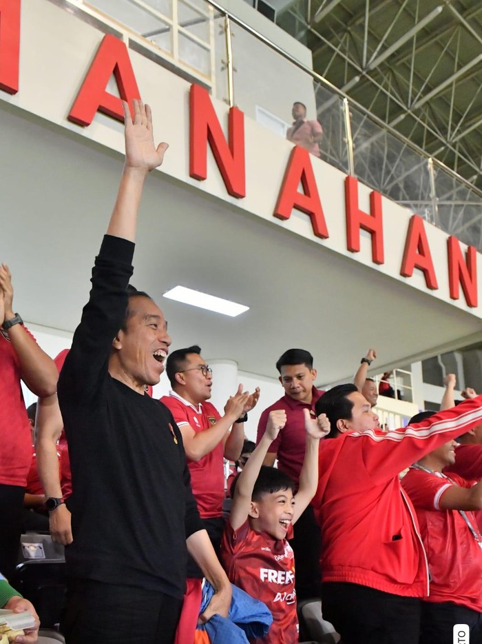 Ekspresi Jokowi saat Timnas U-23 cetak gol lawan Turkmenistan