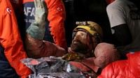 Peneliti gua Amerika Serikat (AS) Mark Dickey berhasil diselamatkan setelah menderita sakit saat berada pada kedalaman lebih dari 1.000 meter di Gua Morca. (REUTERS/Umit Bektas)  