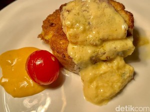 Santap Sajian Segar Seafood di Hotel Bintang Lima Bandung