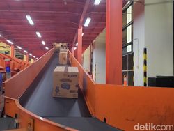 Gudang Raksasa Lazada Hampir 10 Hektar, Isinya Bikin Penasaran