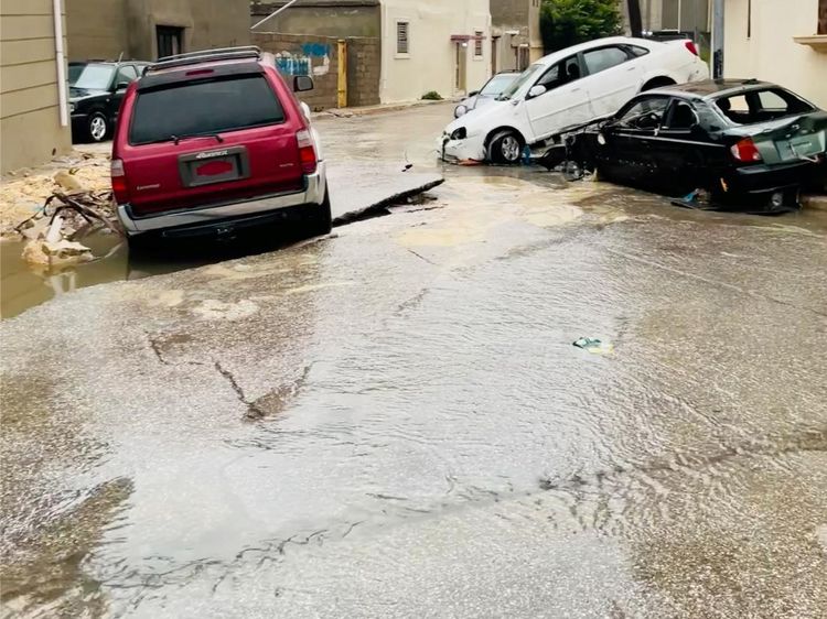 Libya Diterjang Badai Dahsyat, Jalanan Ambles-Mobil Rusak