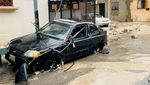 Libya Diterjang Badai Dahsyat, Jalanan Ambles-Mobil Rusak