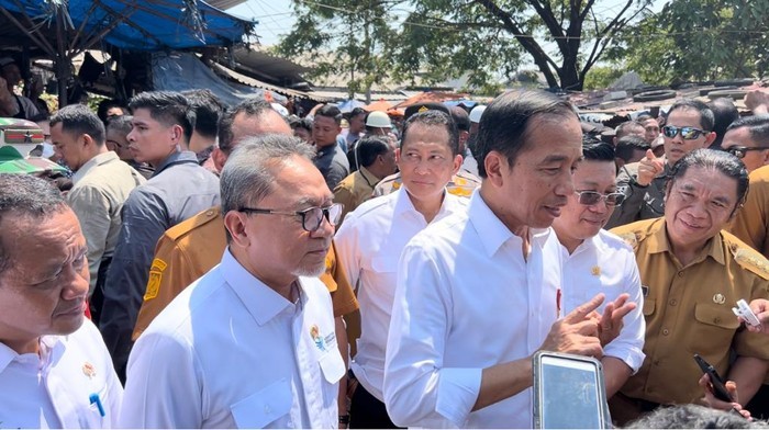 Jokowi Instruksi Jor-joran Penyaluran Beras, Zulhas: Untuk Stabilkan Harga