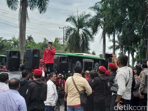 Kader Geruduk Kantor PDIP Sumut, Tuntut Ketua DPD Klarifikasi Dana Covid-19