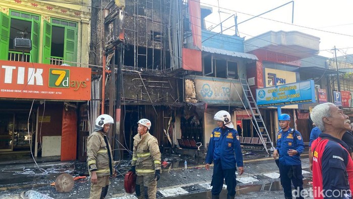 Lokasi kebakaran ruko 3 lantai