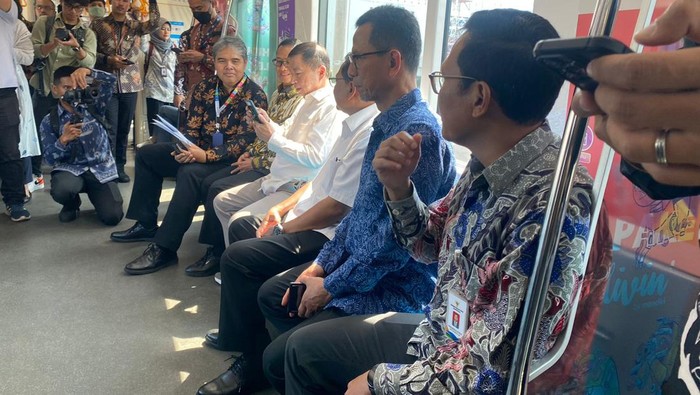Kepala Bappenas Naik MRT