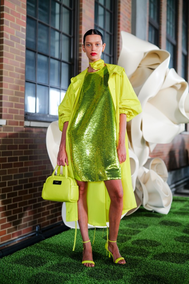 Inilah koleksi terbaru Kate Spade New York Spring 2024. Koleksi ini penuh dengan warna-warna musim semi yang cerah. Foto: Dok. Kate Spade.