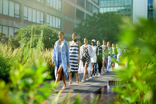 Inilah koleksi terbaru Kate Spade New York Spring 2024. Koleksi ini penuh dengan warna-warna musim semi yang cerah.Foto: Dok. Kate Spade.