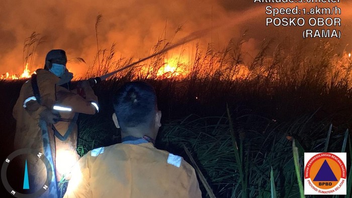 Lahan kosong di Tol Palembang-Indralaya terbakar