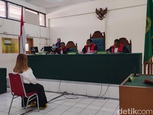 Lina Mukherjee Baca Pledoi Sambil Nangis, Minta Hukuman Diringankan