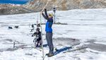 Melihat Ilmuwan Mengukur Es Gunung Alpen yang Kian Mencair