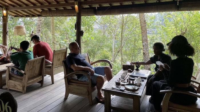 Saat berkunjung ke daerah Ubud di Bali, Bali Pulina adalah destinasi yang tak boleh terlewatkan. Perkebunan kopi dan kafe menawarkan sensasi berbeda menikmati kopi.