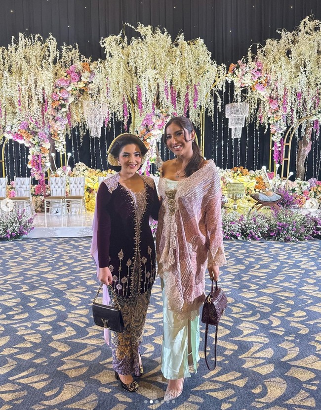 Sebagai keponakan Ashanty, Millen Cyrus ikut hadir untuk memberikan doa dan dukungannya bagi Aurel. Terlihat Millen berfoto bersama Ashanty. Foto: Instagram/@millencyrus