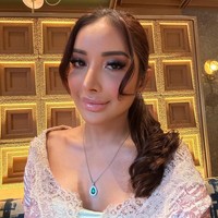 Penampilan Millen kala menghadiri acara mitoni Aurel Hermansyah itu yang kemudian berhasil mencuri atensi. Pasalnya paras Millen terlihat berbeda dari yang sebelumnya. Foto: Instagram/@millencyrus