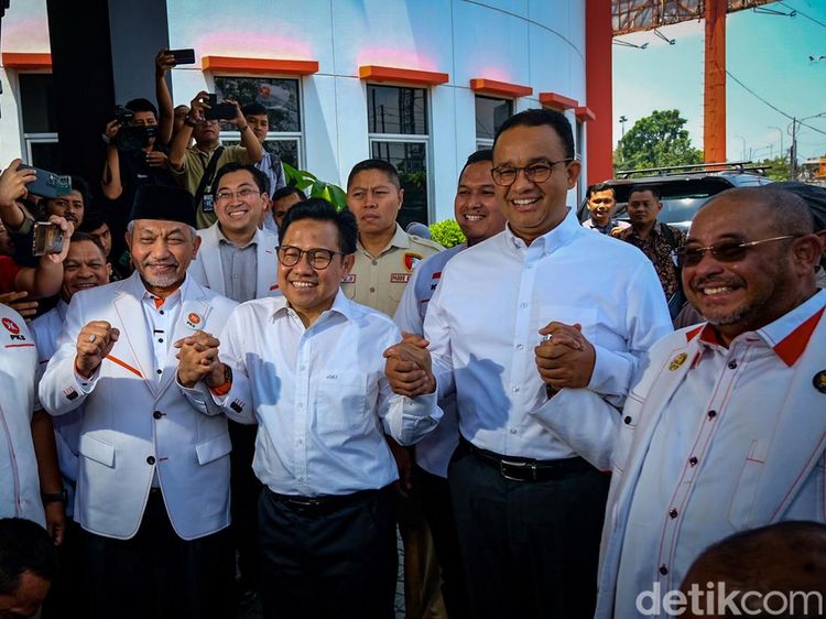 Momen Anies-Cak Imin Kompak Berkemeja Putih ke DPP PKS