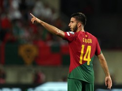 Lini bertahan juga menjadi fokus PSG, dengan Gonçalo Inacio menjadi salah satu incarannya. Performa bek Portugal berusia 22 tahun itu konon sukses membetot minat PSG. Foto: REUTERS/Pedro Nunes