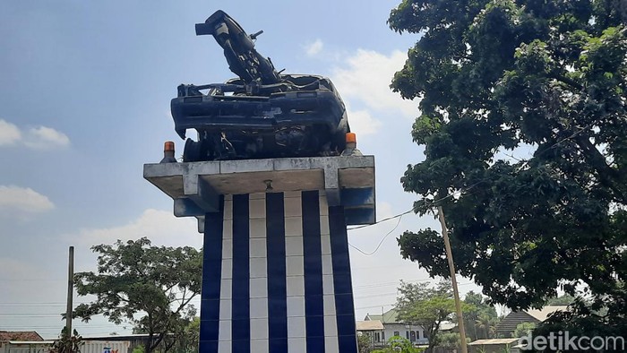 Monumen laka lantas Monumen Laka Lantas di Jalan Lingkar Kencing Kudus, Selasa (12/9/2023).