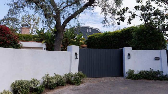 View of Marilyn Monroe's Spanish Colonial-style former house as Los Angeles City Council voted to launch a process to designate actress Marilyn Monroe's former home, where she died of a drug overdose in 1962, a historic and cultural monument, blocking plans to demolish the property, in Los Angeles, California, U.S., September 11, 2023. REUTERS/Mike Blake