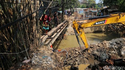 Melihat Progres Pembangunan Jembatan Kali Angke Tangsel