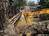 Melihat Progres Pembangunan Jembatan Kali Angke Tangsel
