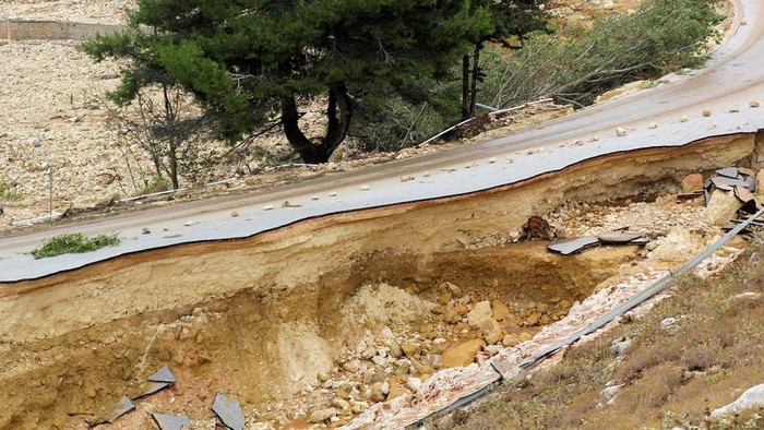Badai 'Daniel' melanda Libya, Senin (11/9/2023) waktu setempat. Badai ini menyebabkan banjir dan tanah longsor. Ini penampakannya.