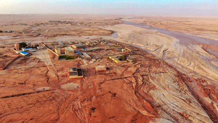 Penampakan Banjir dan Longsor Akibat Badai 'Daniel' di Libya Badai 'Daniel' melanda Libya, Senin (11/9/2023) waktu setempat. Badai ini menyebabkan banjir dan tanah longsor. Ini penampakannya.