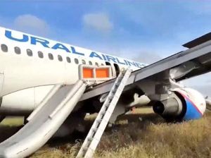 Airbus A320 Milik Maskapai Rusia Mendarat Darurat di Siberia