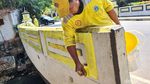 Biar Kinclong, Jembatan Sumenep Jakarta Dicat Ulang