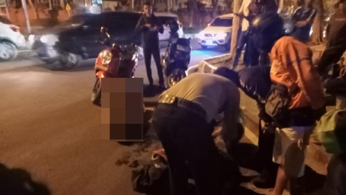 Anggota Polres Bandara mengamankan barang milik mahasiswa asal Medan, AFS di sekitar Bandara Ngurah Rai. AFS ditemukan bugil karena depresi pada Jumat malam (8/9/2023).