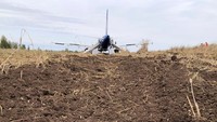 Seperti dilansir AFP, Selasa (12/9/2023), pesawat yang melakukan pendaratan darurat ini merupakan milik maskapai Ural Airlines yang mengudara dari Sochi, resor Laut Hitam di wilayah Rusia, menuju ke Omsk di Siberia.