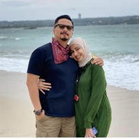 Retaknya hubungan pernikahan Fery Maryadi dan Risma setelah enam tahun bersama disinyalir karena wanita idaman lain. Sosok orang ketiga dalam rumah tangga Fery dan Risma disebut Deswita Maharani. Fery Maryadi dan Deswita kemudian menikah pada 2012. Foto: Instagram