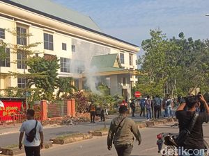 LAM Batam Kecam Penembakan Gas Air Mata-Membabi Buta Polisi, Desak Minta Maaf