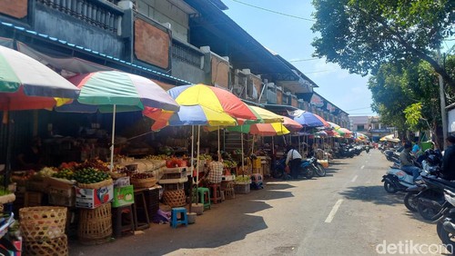 Suasana di Pasar Anyar Singaraja, Buleleng.