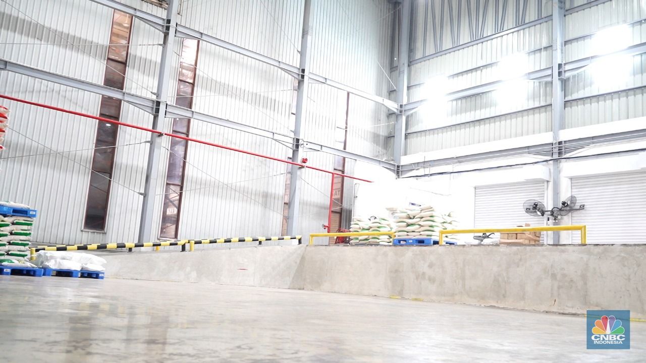 Suasana gudang beras Wilmar di Serang, Banten, Selasa (12/09/2023). (Dok. Humas Bapanas)