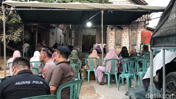 Suasana rumah duka Sinta Aulia Maulidiyah  di Rembang, Selasa (12/9/2023).
