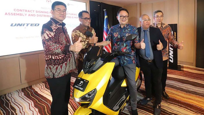 PT Terang Dunia Internusa (TDI) akan segera go international dengan motor listrik miliknya dalam waktu dekat. Pasalnya, produsen United E-Motor tersebut baru saja menandatangani kontrak kerjasama dengan perusahaan asal Malaysia, Artroniq Berhad untuk memperluas jaringan distribusi.