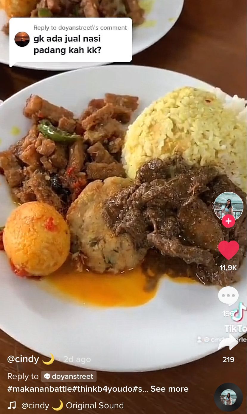 5 Curhatan Netizen Keluhkan Harga Nasi Padang yang Mahal